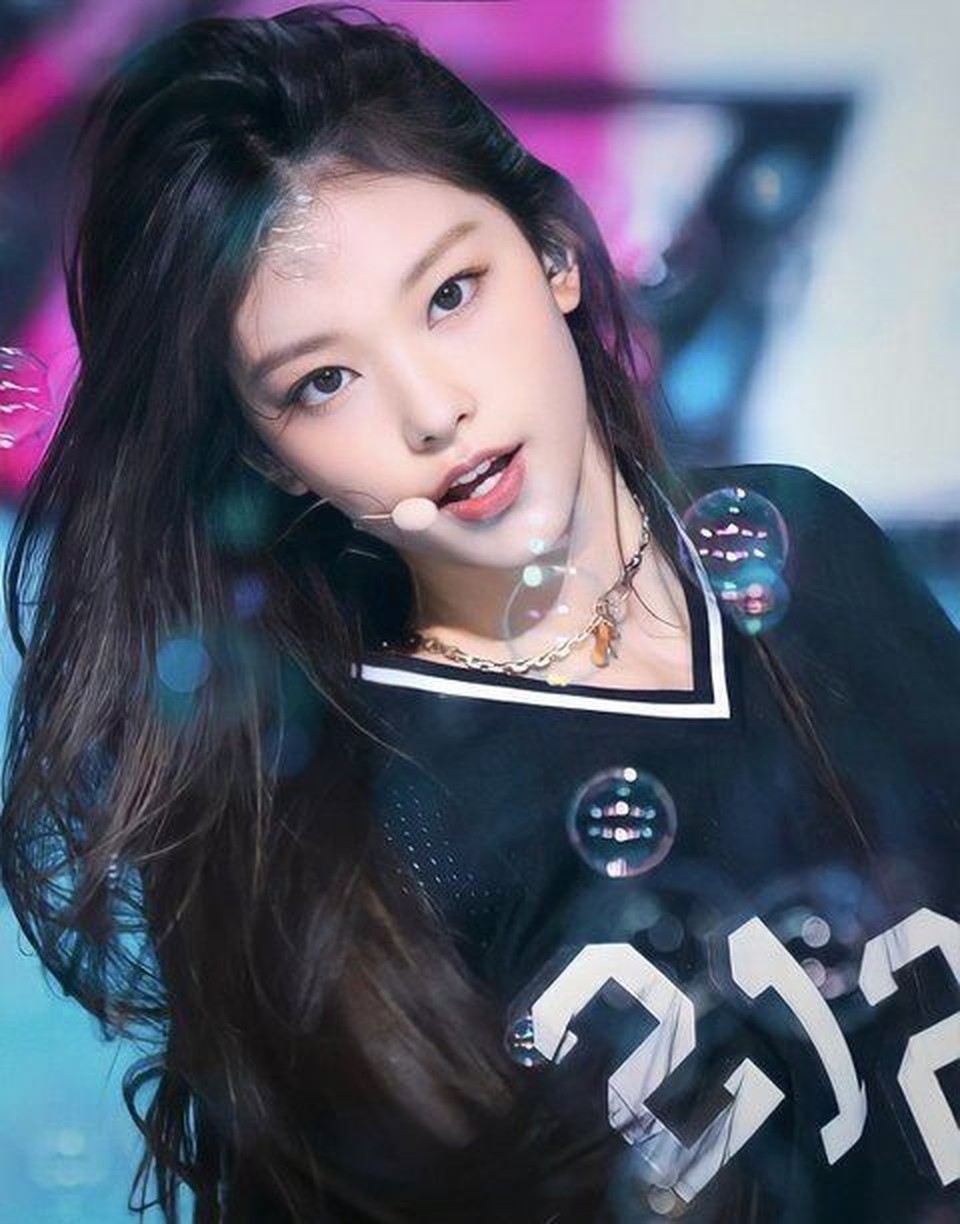 Haerin (강해린)