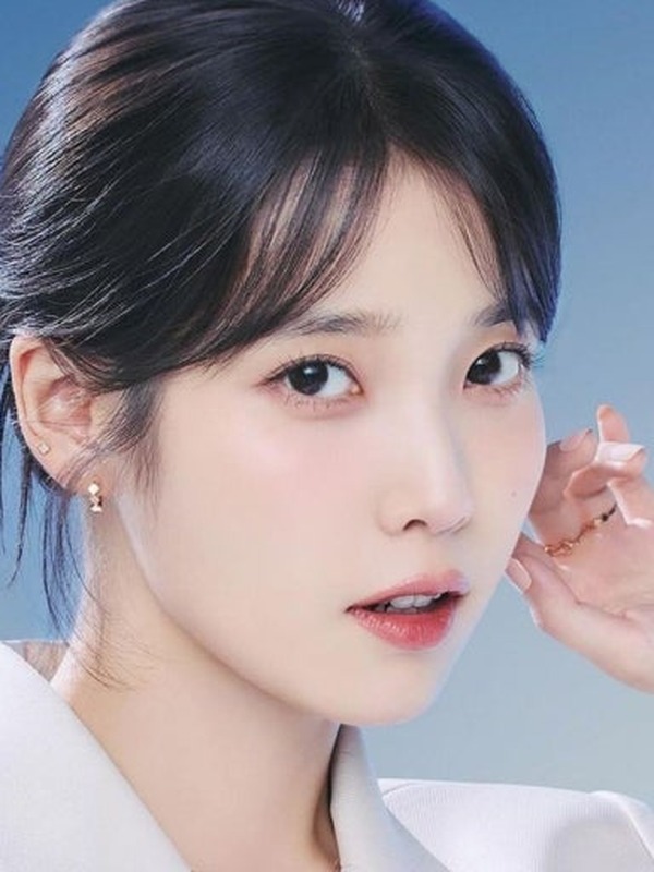 IU (이지은)
