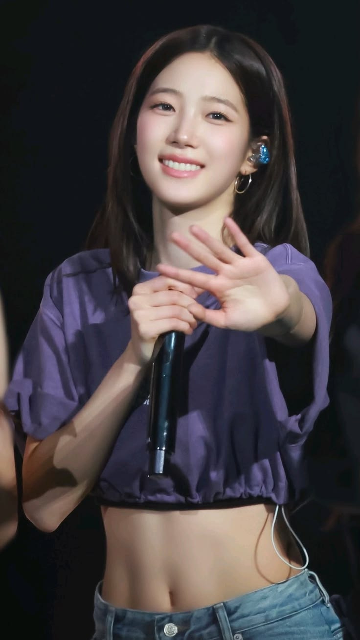 카즈하 (Kazuha, 나카무라 카즈하) — 공연 중 인사