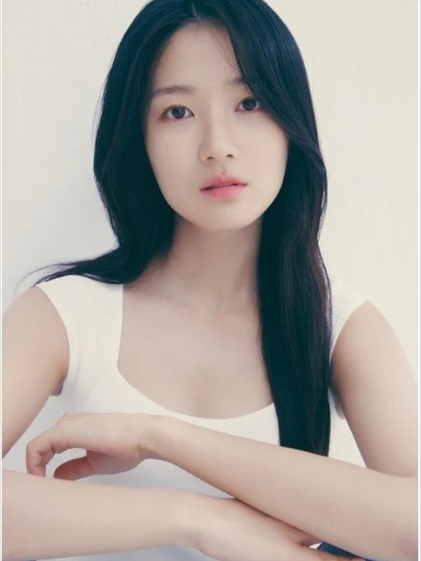 Kim Hye-yoon (김혜윤)