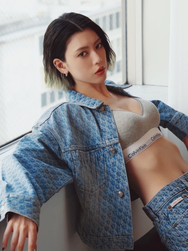 Miyoshi Ayaka (미요시 아야카)