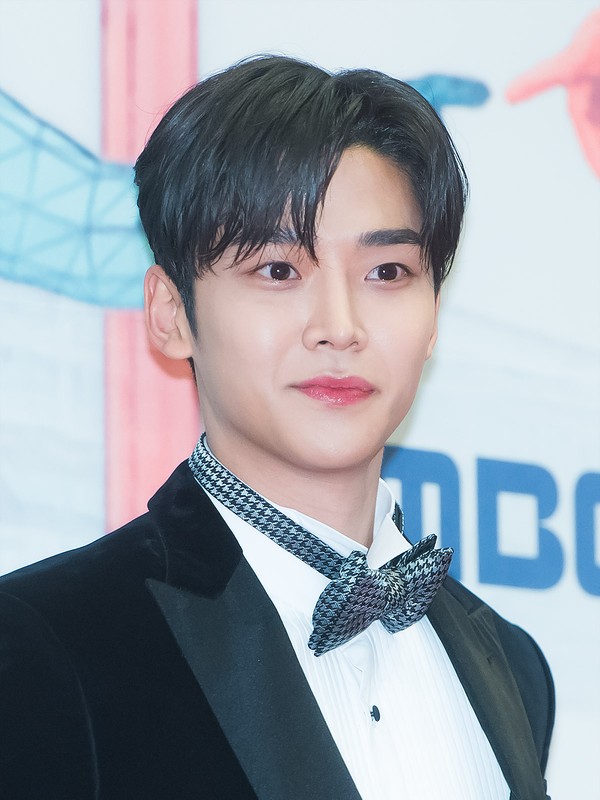 Rowoon (김석우)