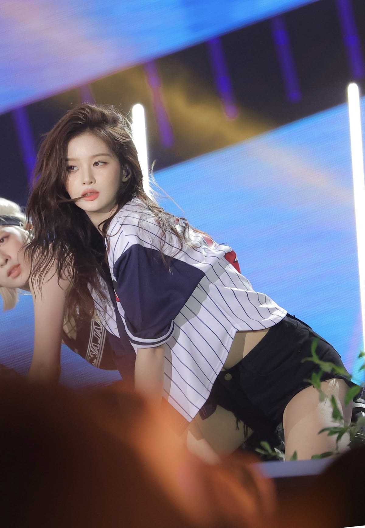 Sullyoon (설윤)