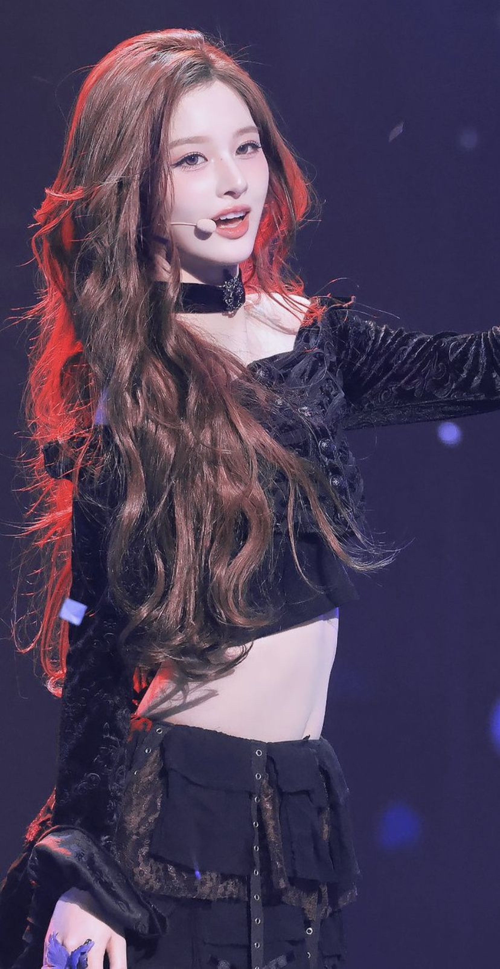 Sullyoon (설윤)